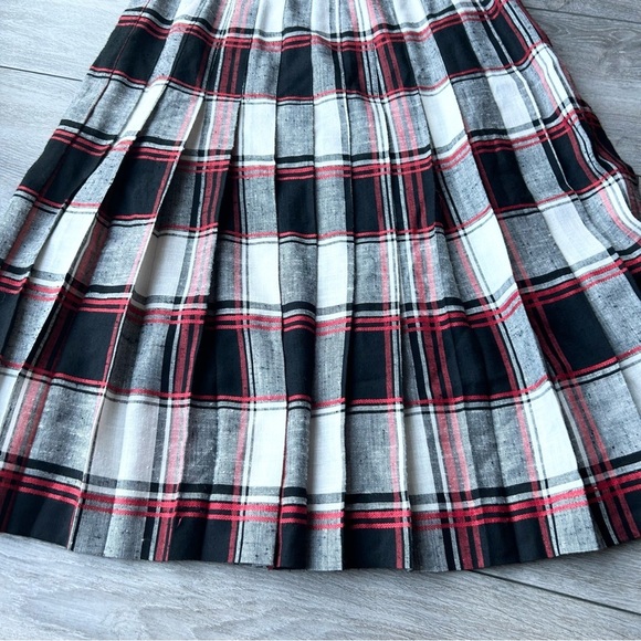Plaid Midi Skirt in Red and Black - Picture 5 of 15